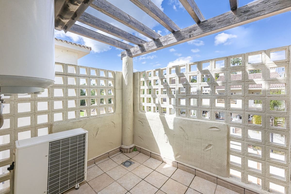 Apartamento de 1 habitación en El Paraiso en venta con piscina garaje - 319.000 € (Ref: 10125952)