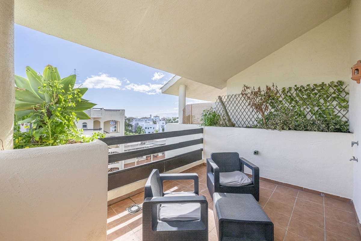 Apartamento de 1 habitación en El Paraiso en venta con piscina garaje - 319.000 € (Ref: 10125952)
