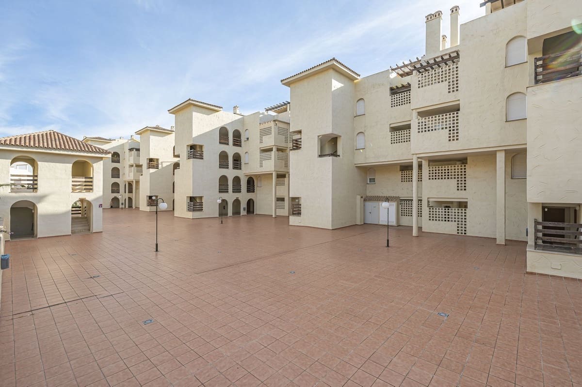 Apartamento de 1 habitación en El Paraiso en venta con piscina garaje - 319.000 € (Ref: 10125952)