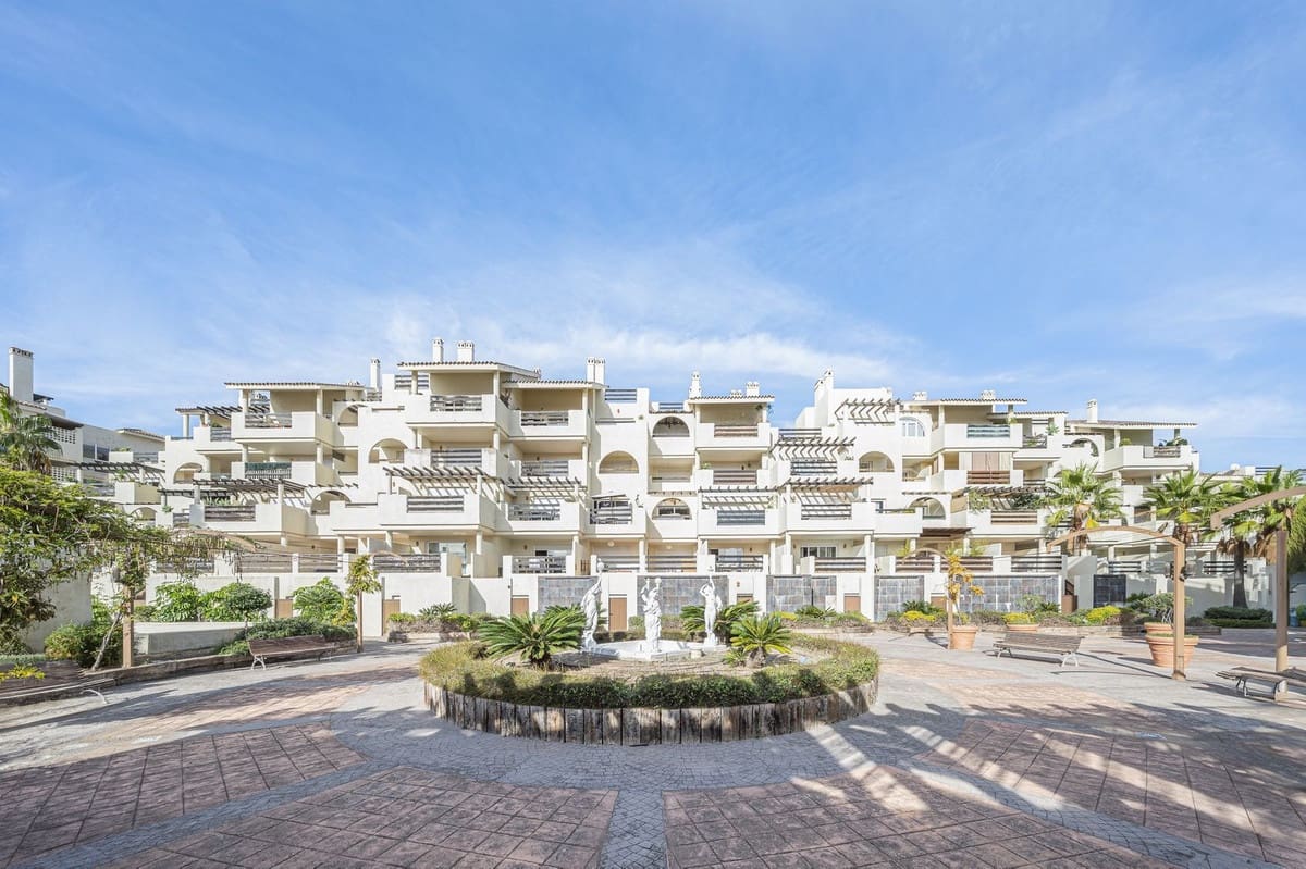 Apartamento de 1 habitación en El Paraiso en venta con piscina garaje - 319.000 € (Ref: 10125952)