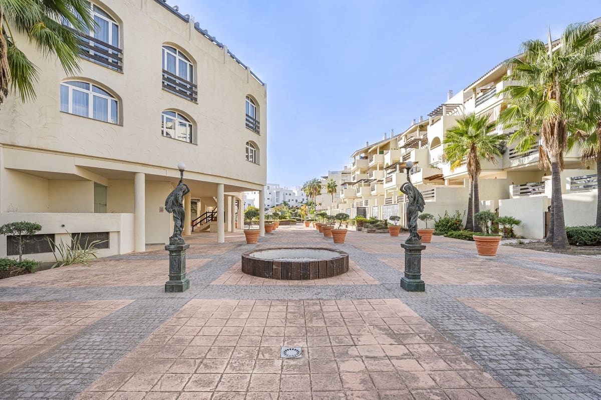 Apartamento de 1 habitación en El Paraiso en venta con piscina garaje - 319.000 € (Ref: 10125952)