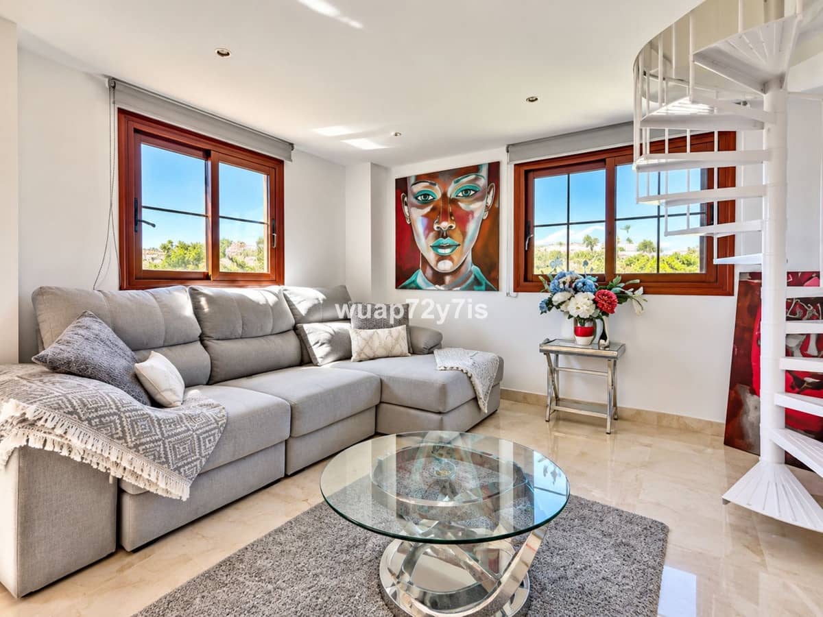 2 bedroom Apartment for sale in Benahavis with pool garage - € 495,000 (Ref: 10125953)