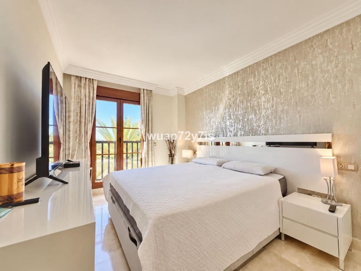 2 bedroom Apartment for sale in Benahavis with pool garage - € 495,000 (Ref: 10125953)