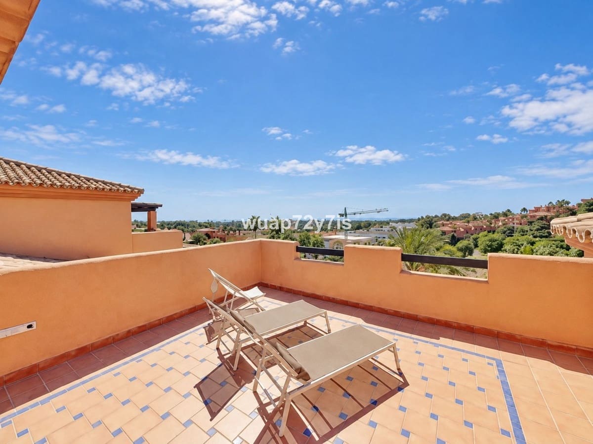 2 bedroom Apartment for sale in Benahavis with pool garage - € 495,000 (Ref: 10125953)