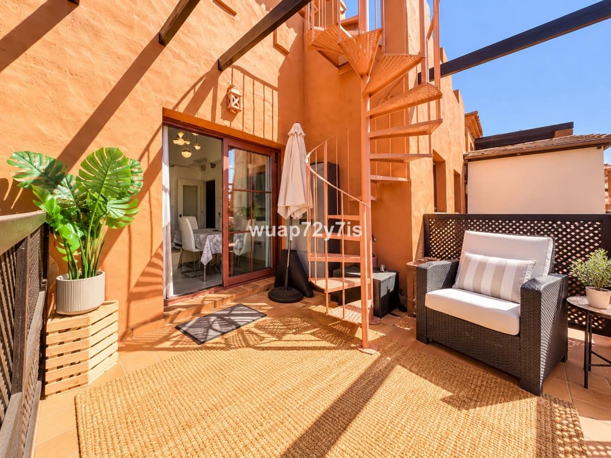 2 bedroom Apartment for sale in Benahavis with pool garage - € 495,000 (Ref: 10125953)