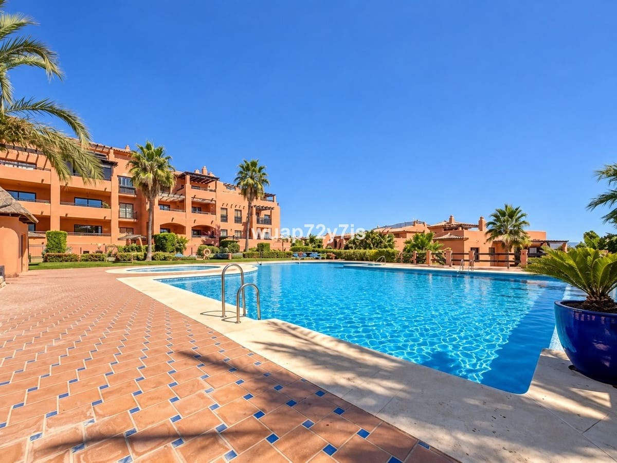 2 bedroom Apartment for sale in Benahavis with pool garage - € 495,000 (Ref: 10125953)