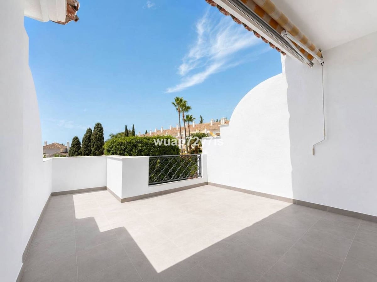 2 chambre Maison de Ville à vendre à El Paraiso avec piscine garage - 395 000 € (Ref: 10125954)