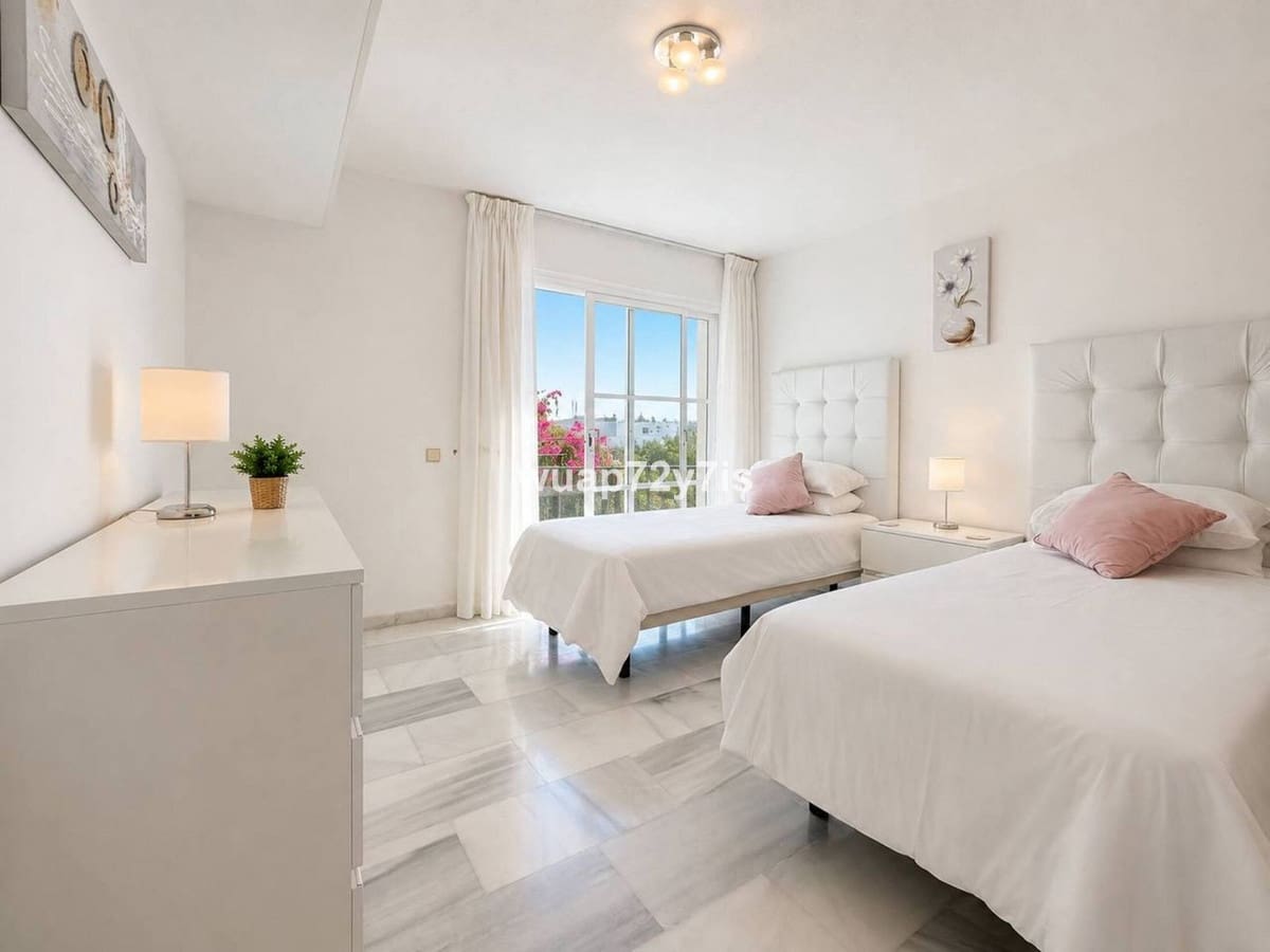 2 chambre Maison de Ville à vendre à El Paraiso avec piscine garage - 395 000 € (Ref: 10125954)