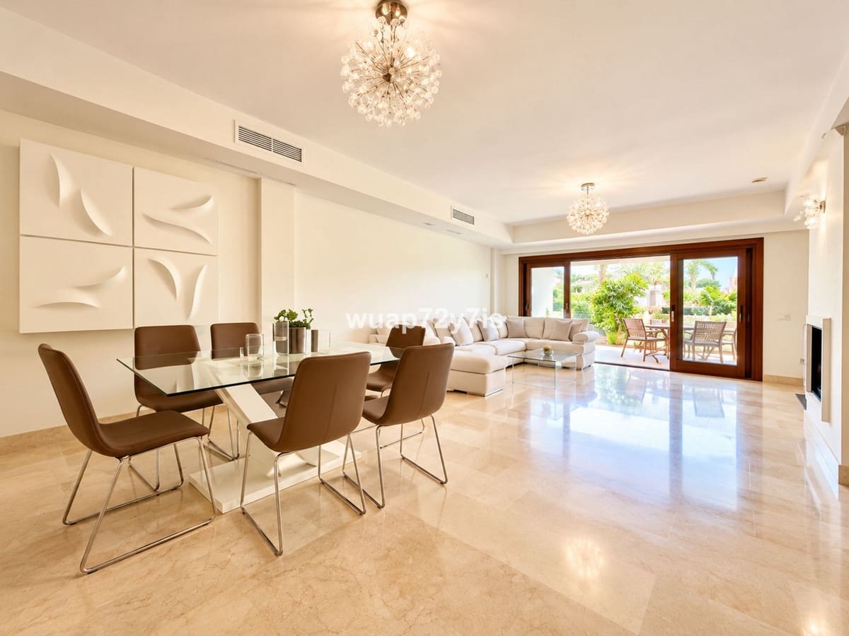 2 soverom Leilighet til salgs i Marbella med svømmebasseng garasje - € 1 049 000 (Ref: 10125955)