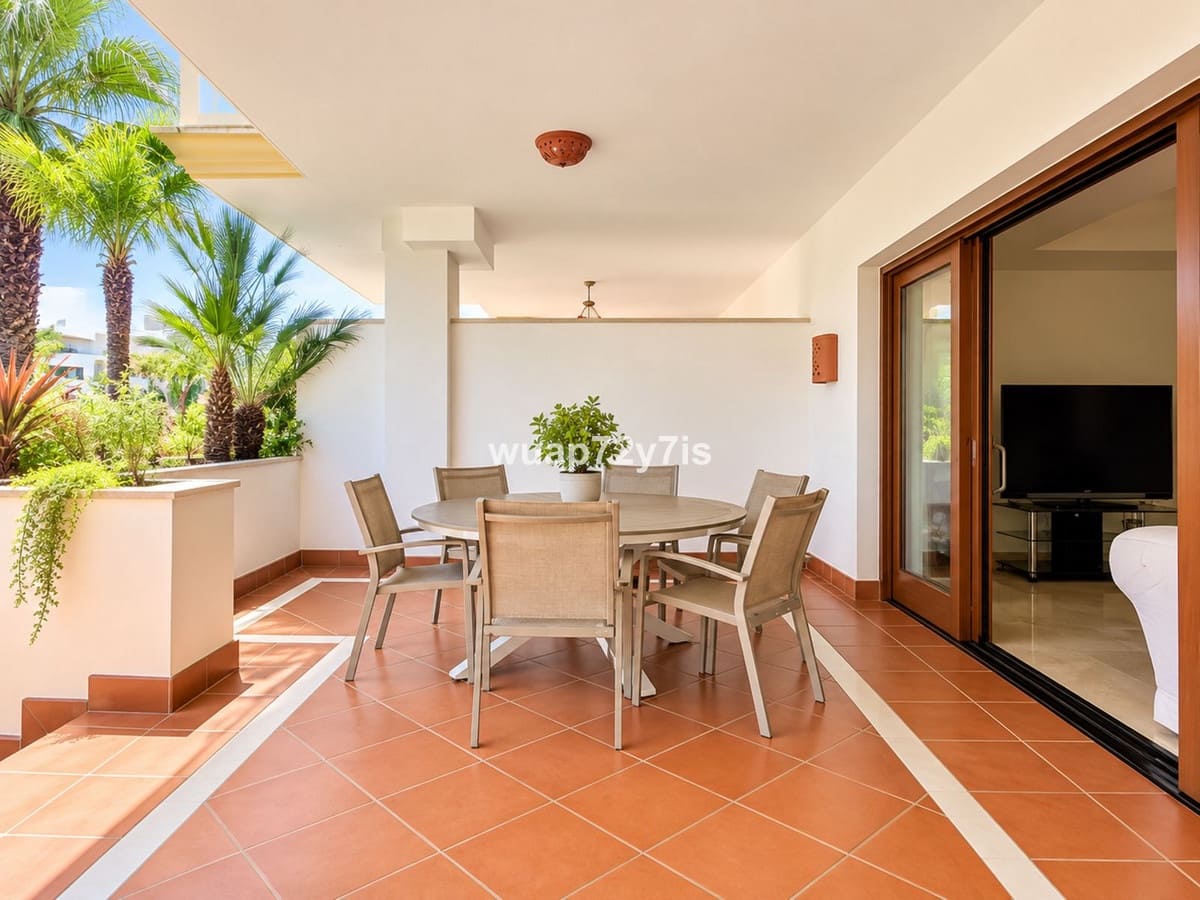 2 soverom Leilighet til salgs i Marbella med svømmebasseng garasje - € 1 049 000 (Ref: 10125955)