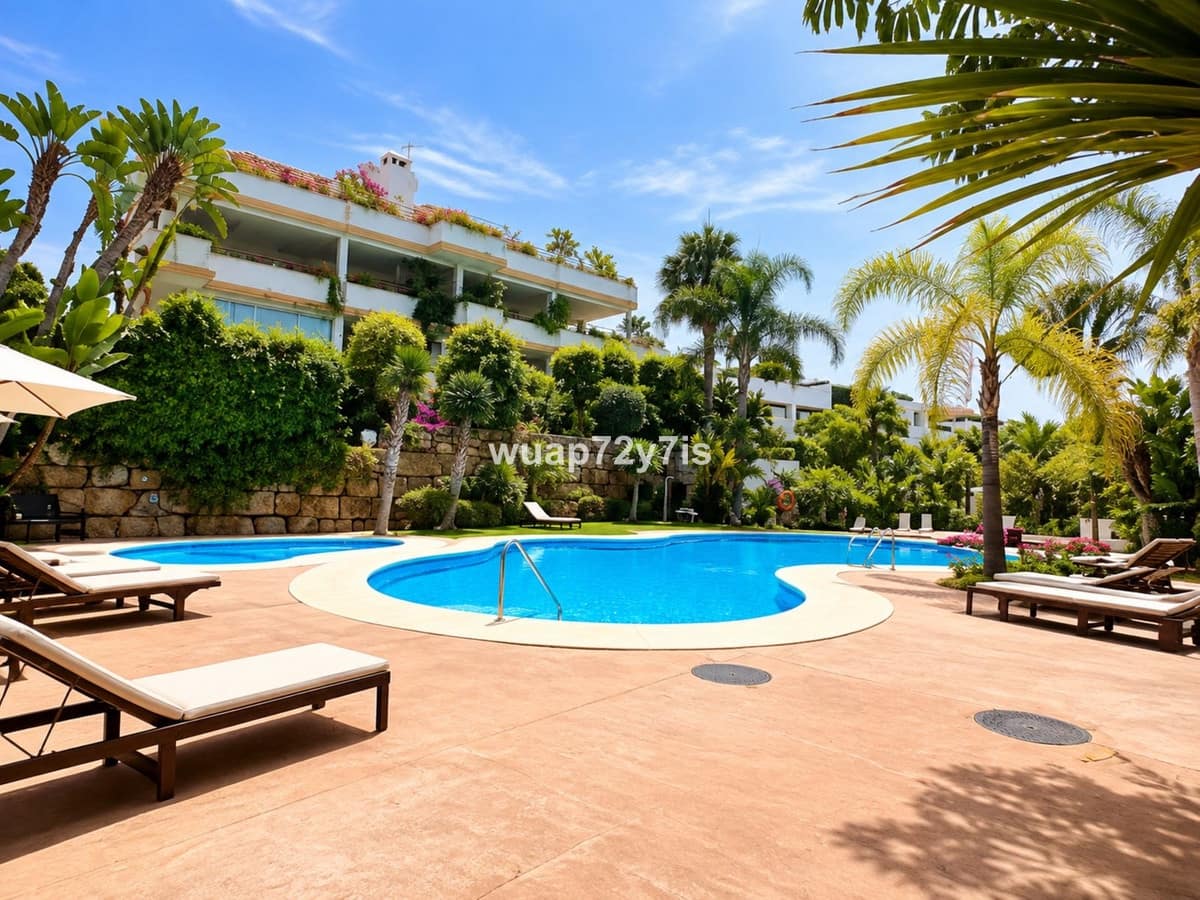 2 soverom Leilighet til salgs i Marbella med svømmebasseng garasje - € 1 049 000 (Ref: 10125955)