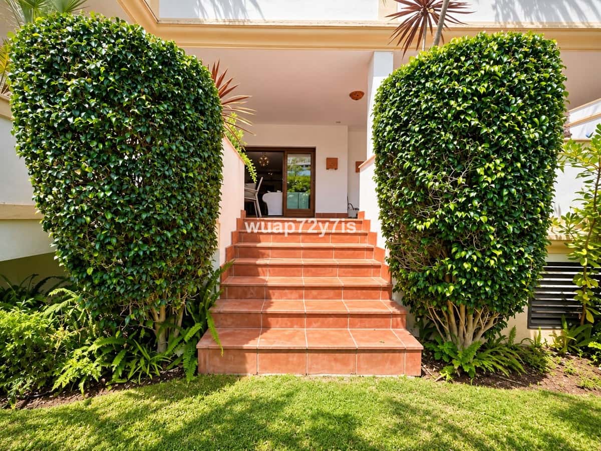 2 soverom Leilighet til salgs i Marbella med svømmebasseng garasje - € 1 049 000 (Ref: 10125955)