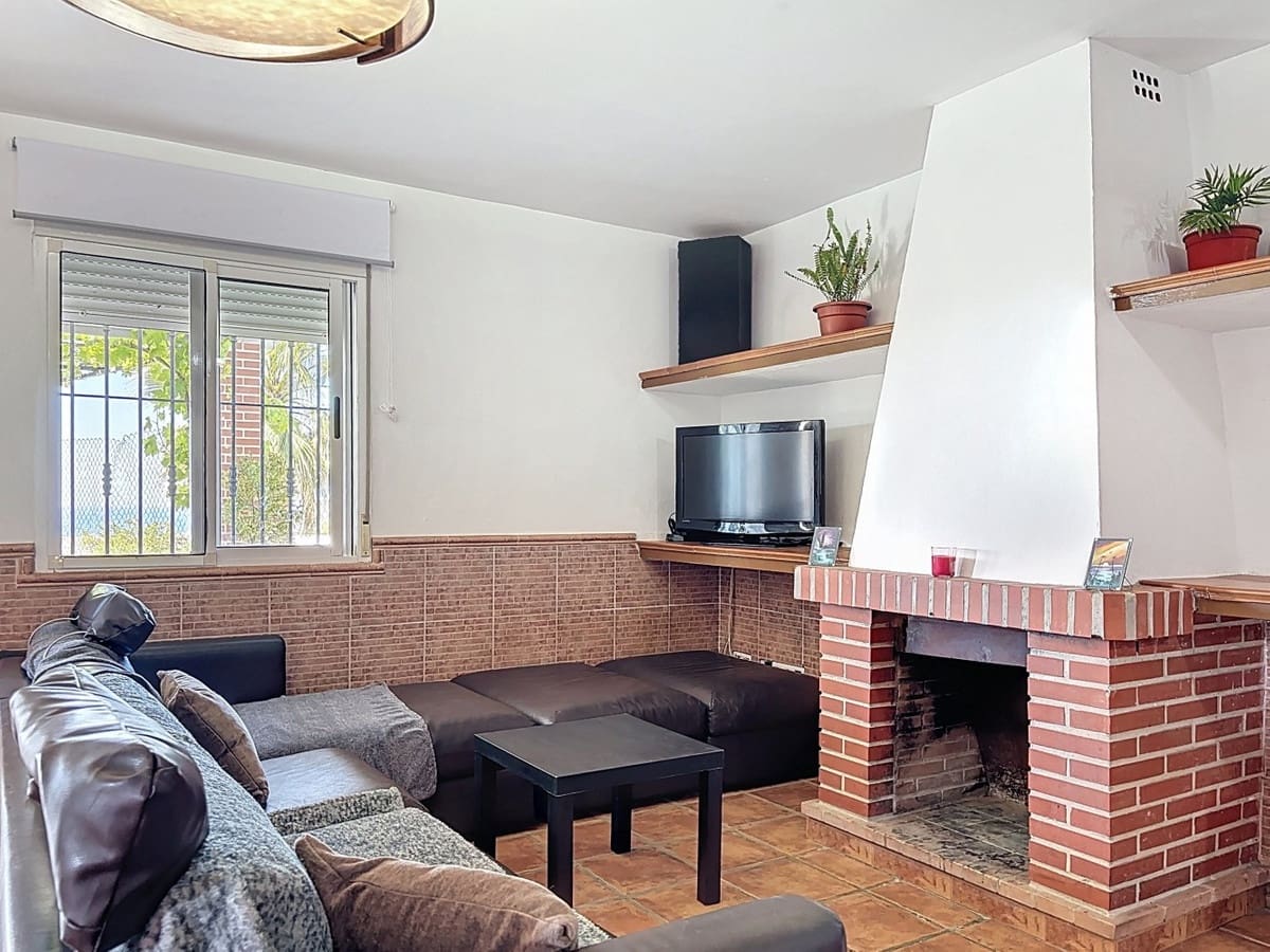 3 soveværelse Finca/Landehus til salg i Velez-Malaga med swimmingpool garage - € 340.000 (Ref: 10125961)