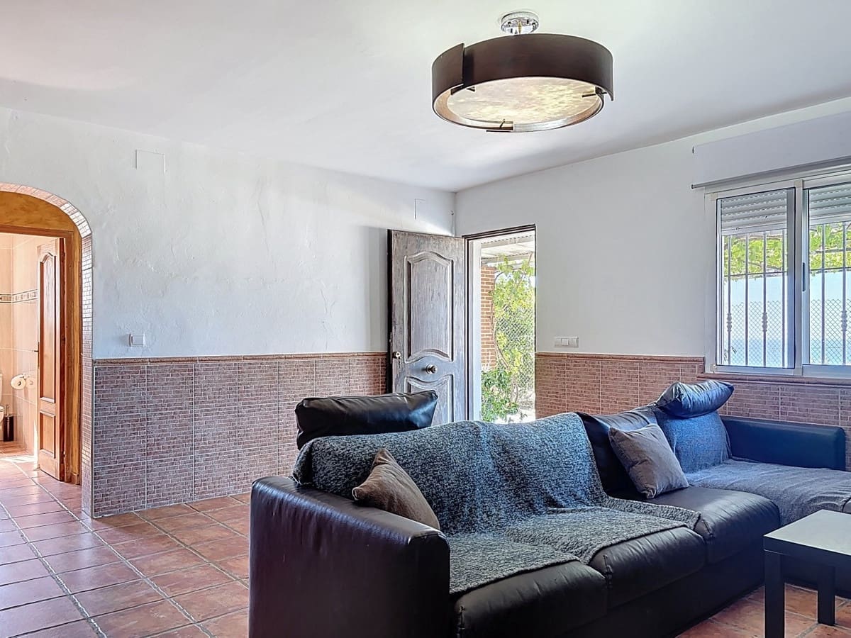 3 soveværelse Finca/Landehus til salg i Velez-Malaga med swimmingpool garage - € 340.000 (Ref: 10125961)