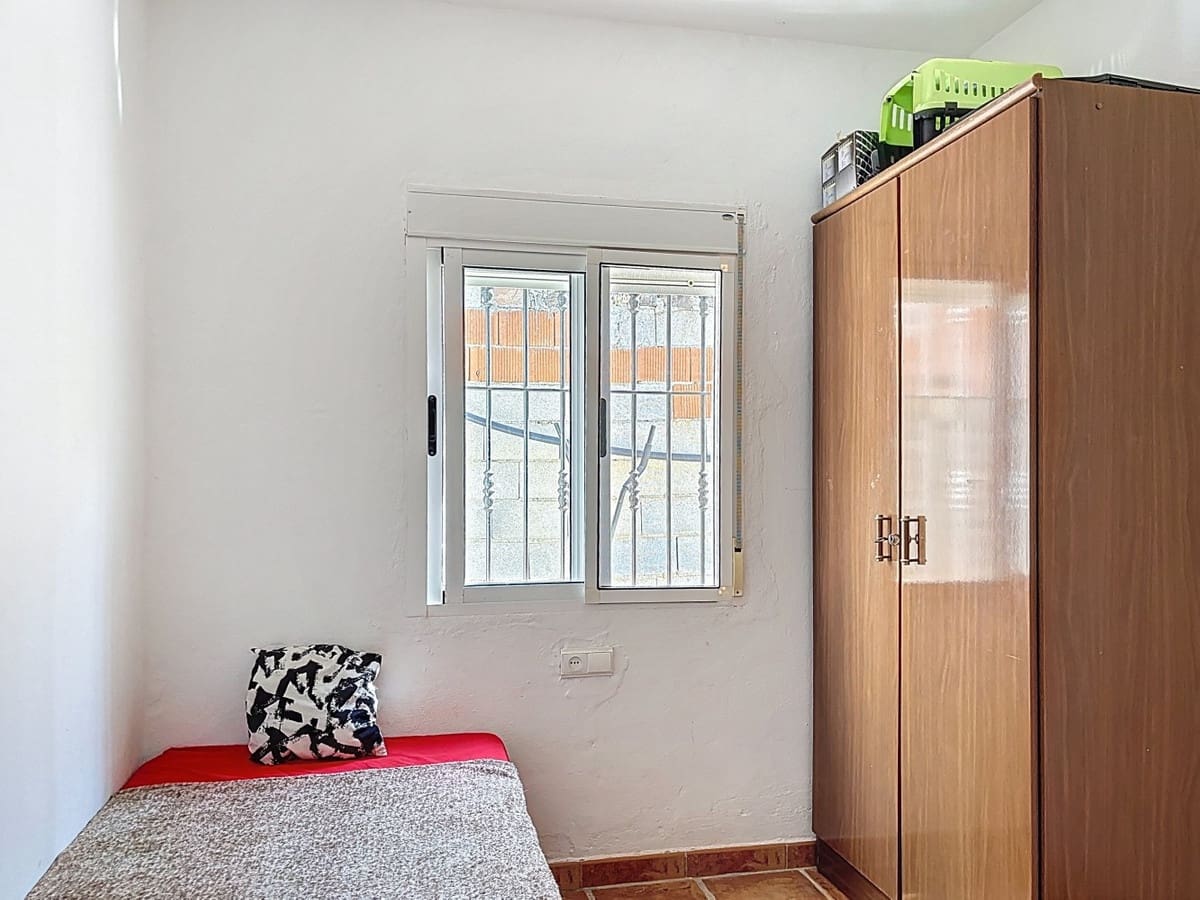 3 soveværelse Finca/Landehus til salg i Velez-Malaga med swimmingpool garage - € 340.000 (Ref: 10125961)