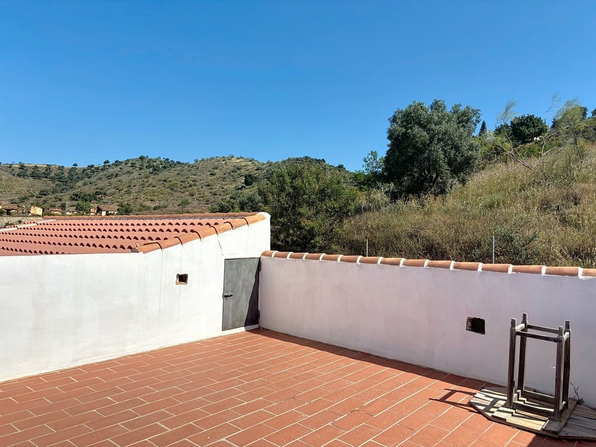 3 soveværelse Finca/Landehus til salg i Velez-Malaga med swimmingpool garage - € 340.000 (Ref: 10125961)