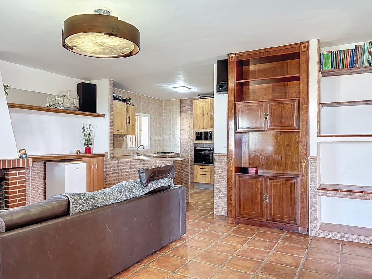 3 soveværelse Finca/Landehus til salg i Velez-Malaga med swimmingpool garage - € 340.000 (Ref: 10125961)