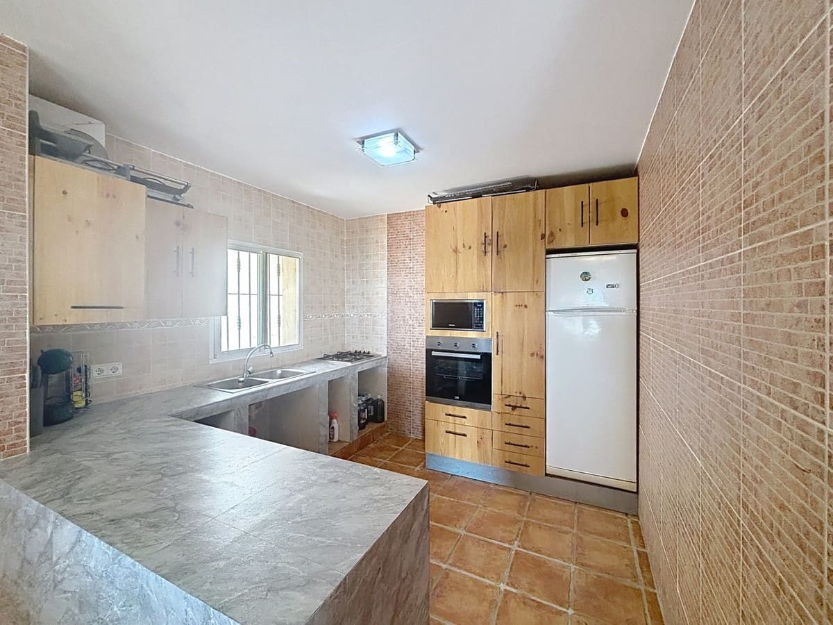 3 soveværelse Finca/Landehus til salg i Velez-Malaga med swimmingpool garage - € 340.000 (Ref: 10125961)