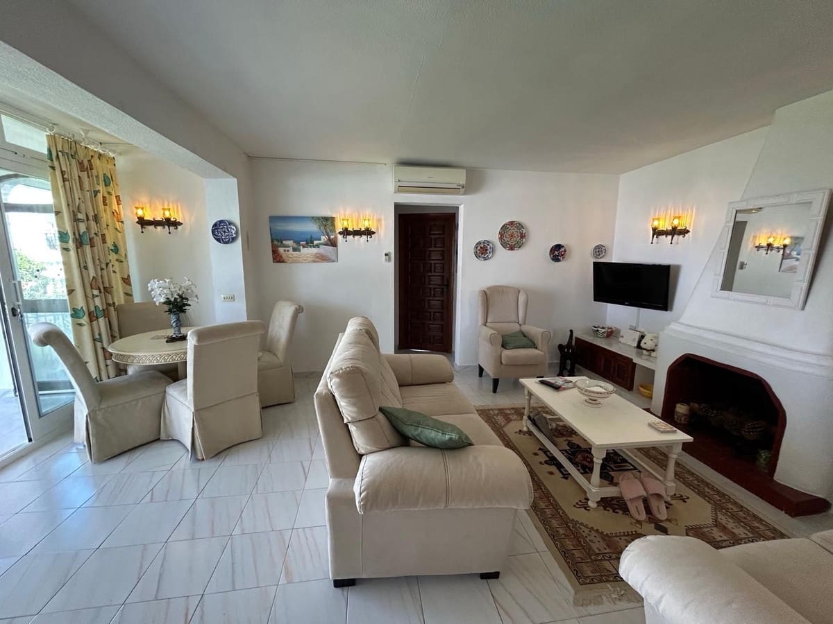 1 soverom Leilighet til salgs i El Paraiso med svømmebasseng garasje - € 275 000 (Ref: 10125962)