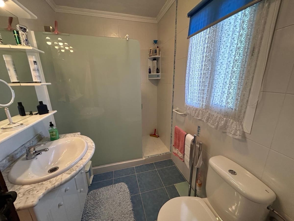 1 soverom Leilighet til salgs i El Paraiso med svømmebasseng garasje - € 275 000 (Ref: 10125962)