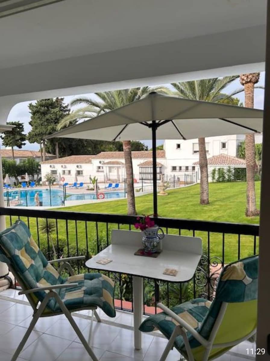 1 soverom Leilighet til salgs i El Paraiso med svømmebasseng garasje - € 275 000 (Ref: 10125962)
