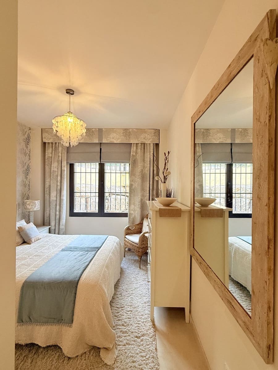 2 sovrum Lägenhet till salu i Benahavis med pool garage - 465 000 € (Ref: 10125964)