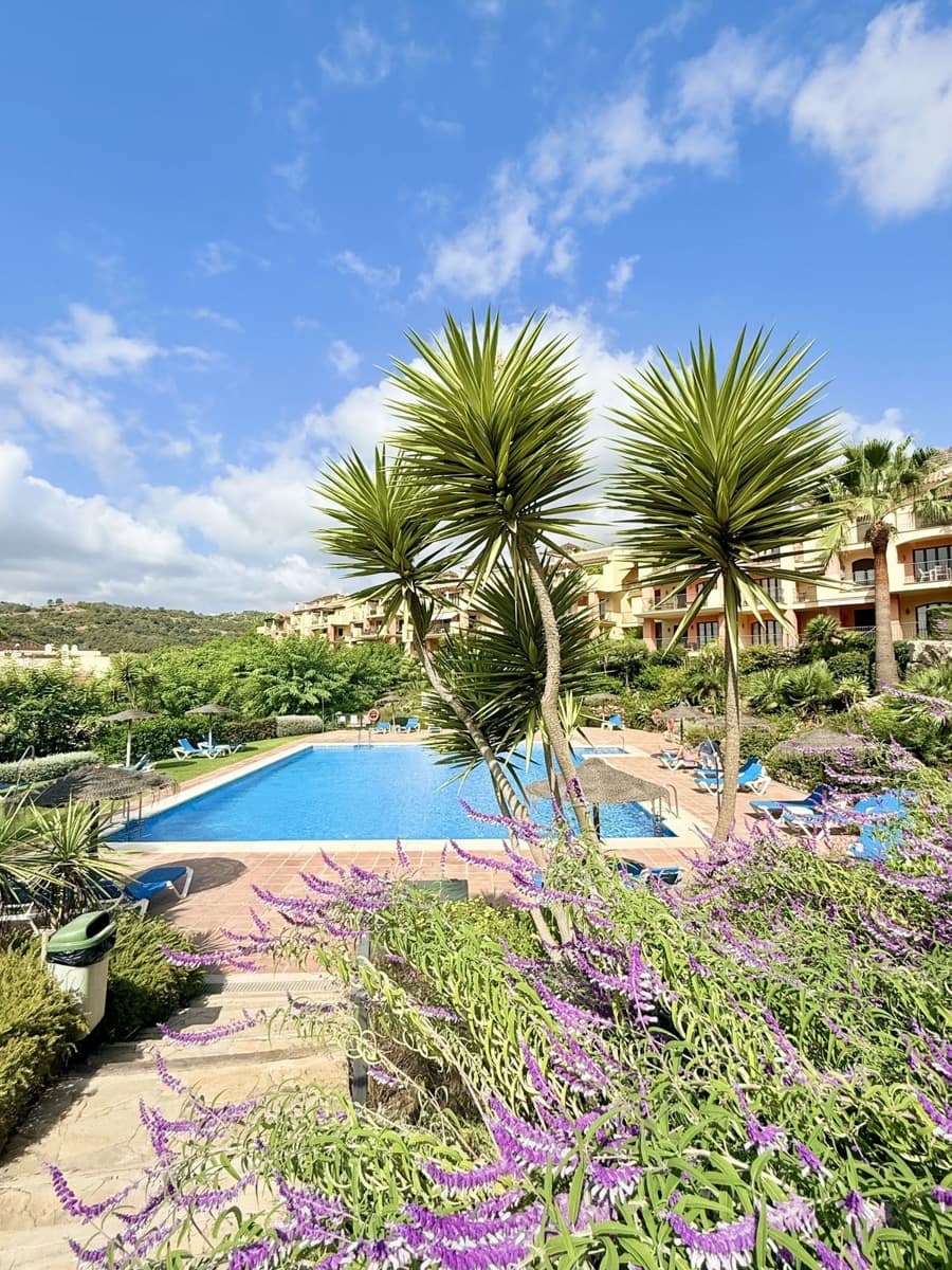 2 sovrum Lägenhet till salu i Benahavis med pool garage - 465 000 € (Ref: 10125964)