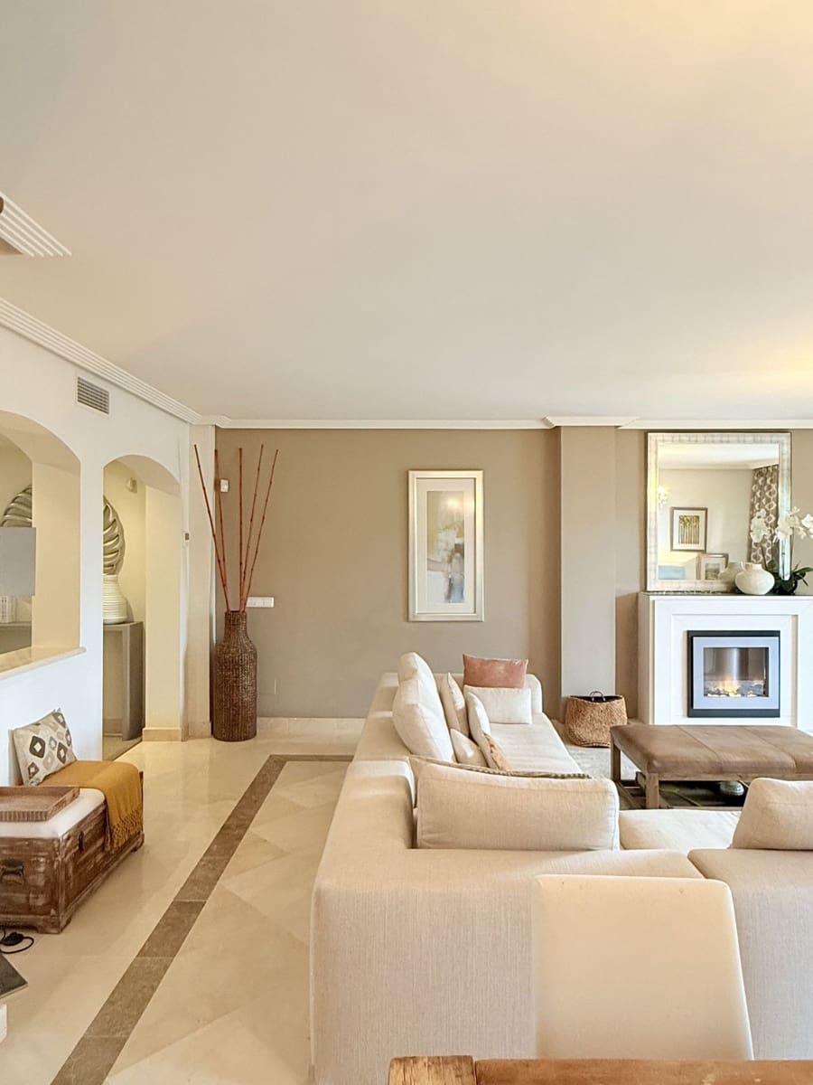 2 sovrum Lägenhet till salu i Benahavis med pool garage - 465 000 € (Ref: 10125964)