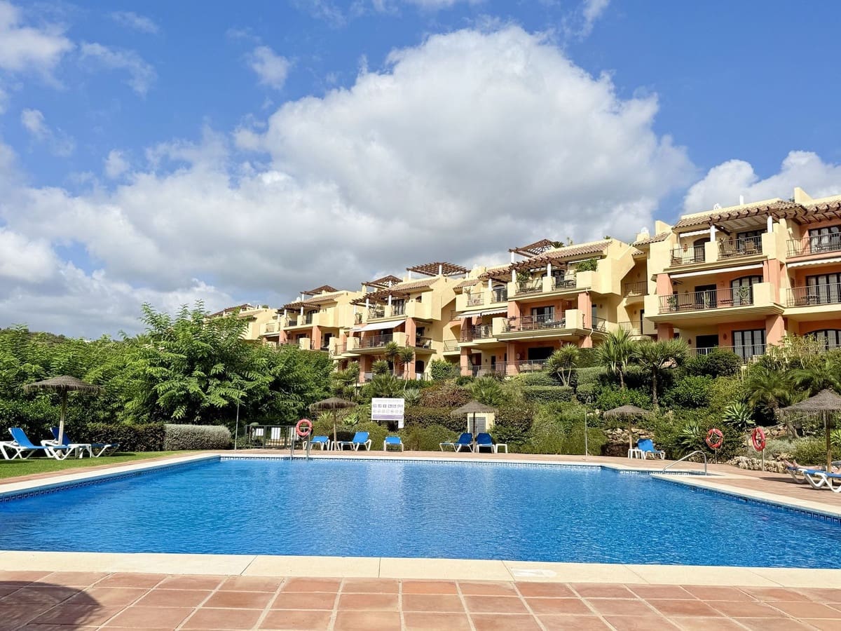 2 sovrum Lägenhet till salu i Benahavis med pool garage - 465 000 € (Ref: 10125964)