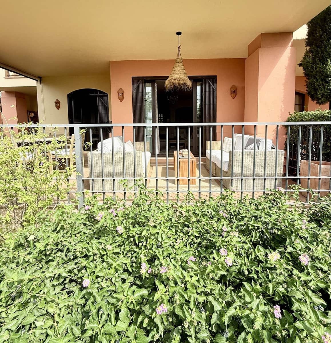 2 sovrum Lägenhet till salu i Benahavis med pool garage - 465 000 € (Ref: 10125964)