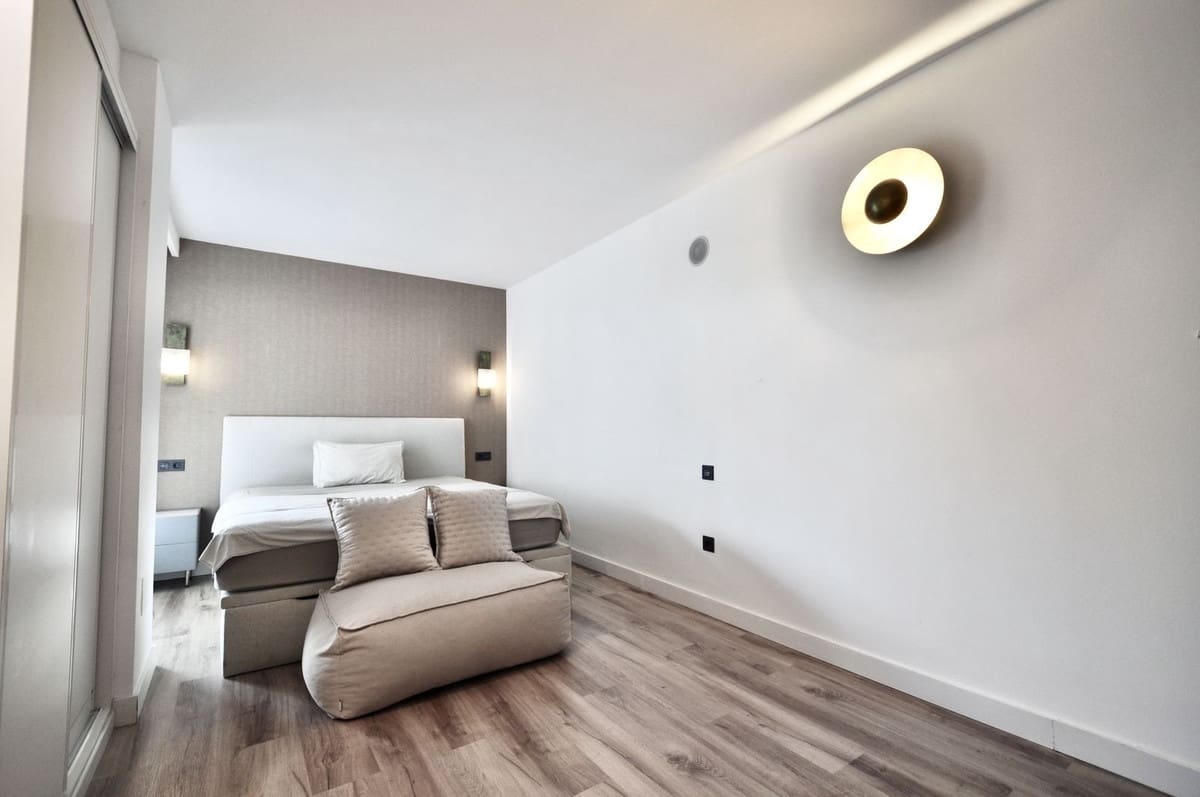 Apartamento de 2 habitaciones en El Paraiso en venta con piscina garaje - 495.000 € (Ref: 10125965)
