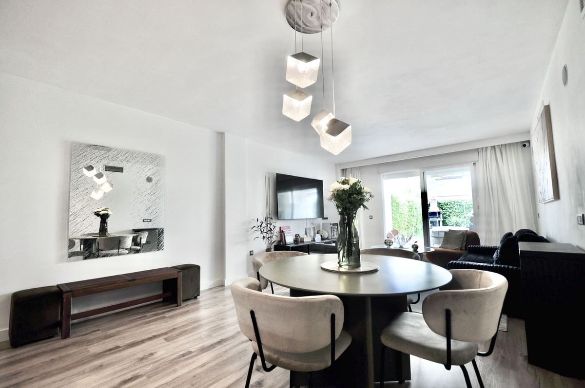 Apartamento de 2 habitaciones en El Paraiso en venta con piscina garaje - 495.000 € (Ref: 10125965)