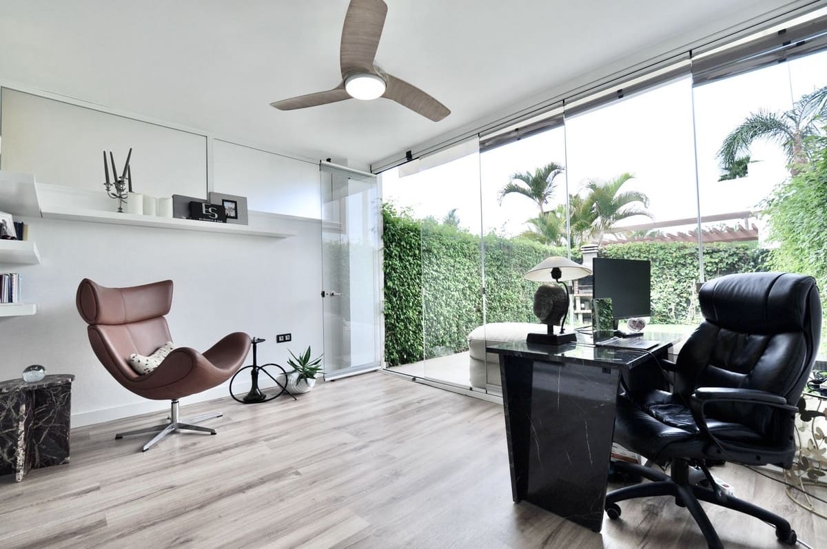 Apartamento de 2 habitaciones en El Paraiso en venta con piscina garaje - 495.000 € (Ref: 10125965)