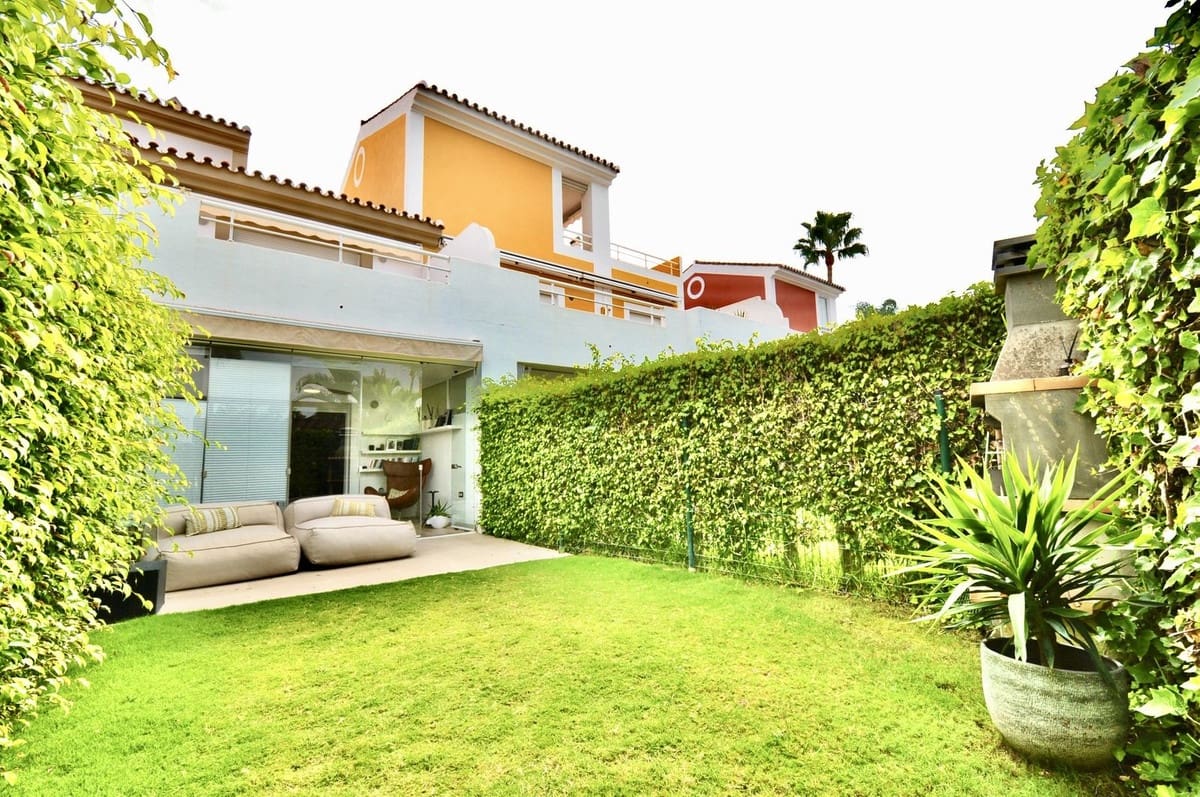 Apartamento de 2 habitaciones en El Paraiso en venta con piscina garaje - 495.000 € (Ref: 10125965)