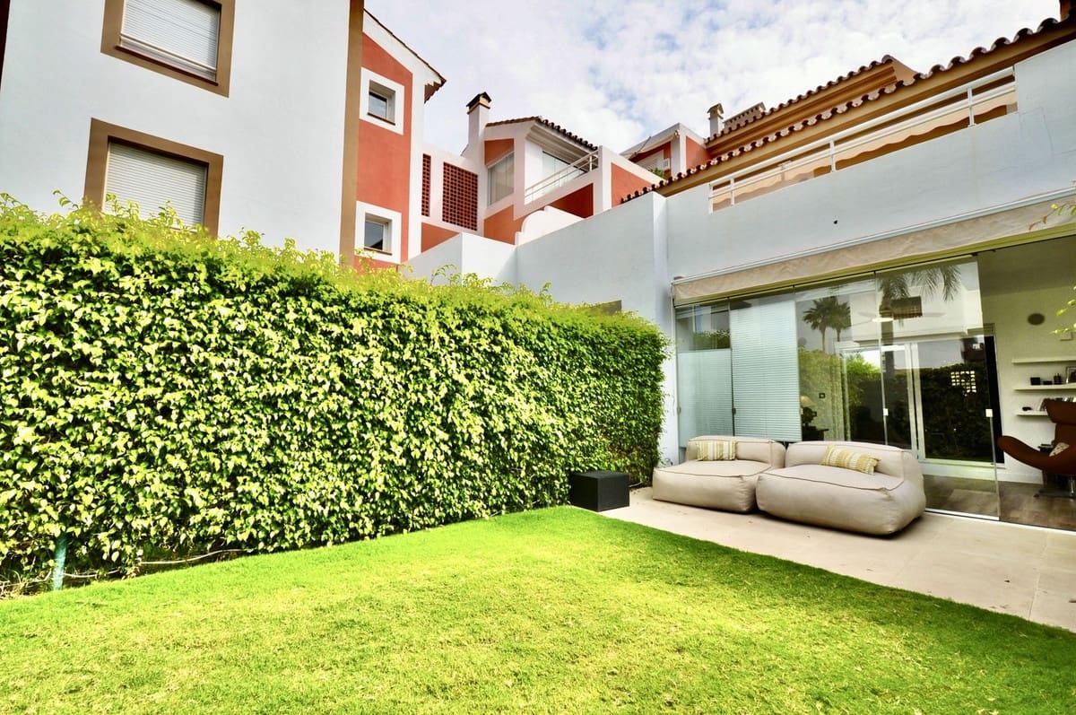 Apartamento de 2 habitaciones en El Paraiso en venta con piscina garaje - 495.000 € (Ref: 10125965)