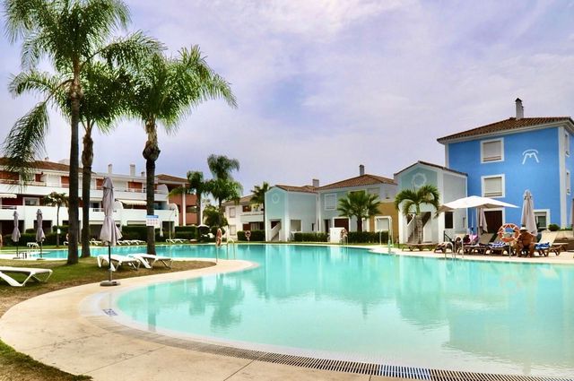 2 slaapkamer Appartement te koop in El Paraiso, Estepona met zwembad garage - € 495.000 (Ref: 10125965)