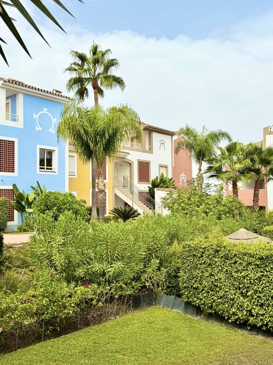 Apartamento de 2 habitaciones en El Paraiso en venta con piscina garaje - 495.000 € (Ref: 10125965)