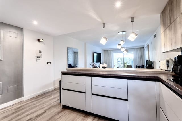 2 soverom Leilighet til salgs i El Paraiso, Estepona med svømmebasseng garasje - € 495 000 (Ref: 10125965)