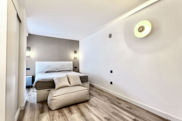 2 soverom Leilighet til salgs i El Paraiso, Estepona med svømmebasseng garasje - € 495 000 (Ref: 10125965)