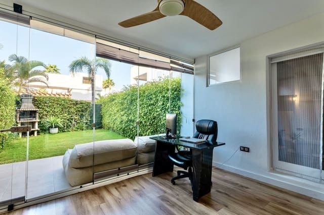 2 soverom Leilighet til salgs i El Paraiso, Estepona med svømmebasseng garasje - € 495 000 (Ref: 10125965)