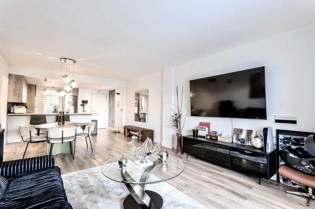 2 soverom Leilighet til salgs i El Paraiso, Estepona med svømmebasseng garasje - € 495 000 (Ref: 10125965)