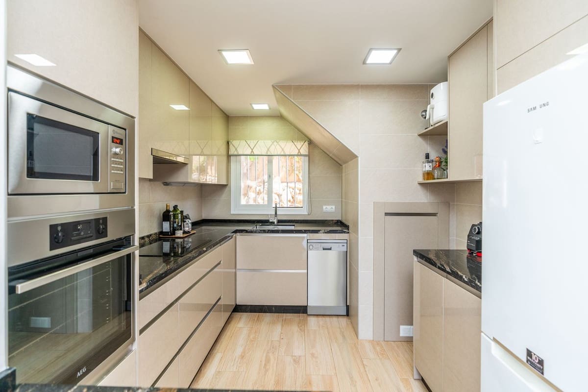 3 sypialnia Apartament na sprzedaż w Golden Mile z basenem - 725 000 € (Ref: 10125969)