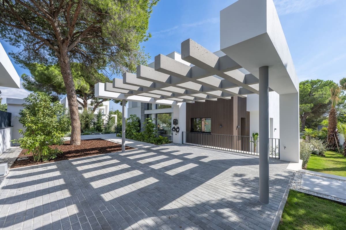 6 Zimmer Villa zu verkaufen in Marbella mit Pool Garage - 4.950.000 € (Ref: 10125970)