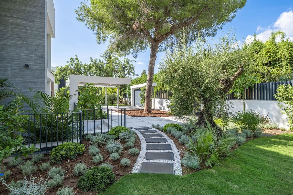 6 Zimmer Villa zu verkaufen in Marbella mit Pool Garage - 4.950.000 € (Ref: 10125970)