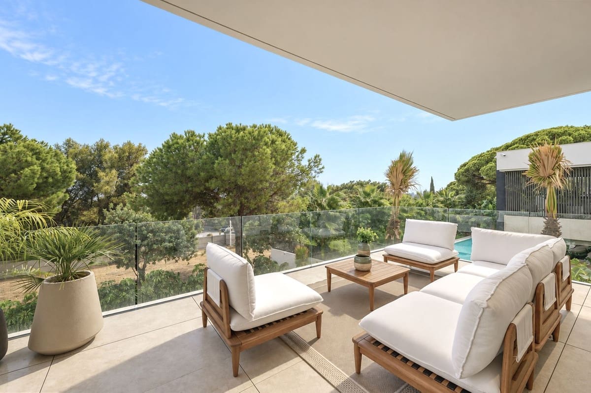 6 Zimmer Villa zu verkaufen in Marbella mit Pool Garage - 4.950.000 € (Ref: 10125970)