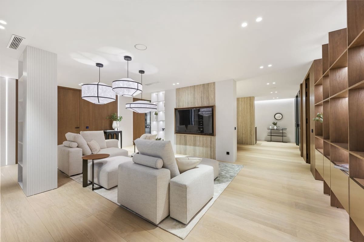 6 Zimmer Villa zu verkaufen in Marbella mit Pool Garage - 4.950.000 € (Ref: 10125970)