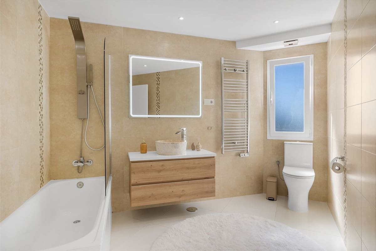 6 quarto Moradia para venda em Estepona com piscina garagem - 2 195 000 € (Ref: 10125982)