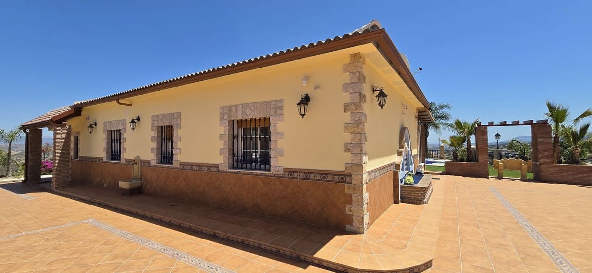 Finca/Casa Rural de 5 habitaciones en Coín en venta con piscina garaje - 1.290.000 € (Ref: 10125984)