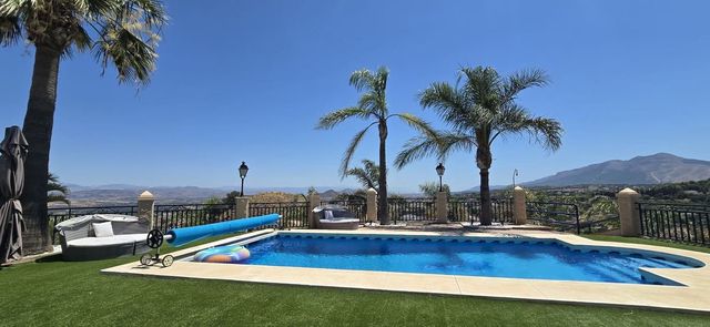 Finca/Casa Rural de 5 habitaciones en Coín en venta con piscina garaje - 1.290.000 € (Ref: 10125984)