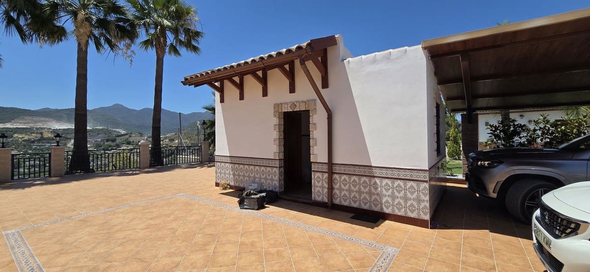 Finca/Casa Rural de 5 habitaciones en Coín en venta con piscina garaje - 1.290.000 € (Ref: 10125984)